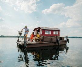 Floßtour auf dem Senftenberger See © TMB-Fotoarchiv/JuliaNimke