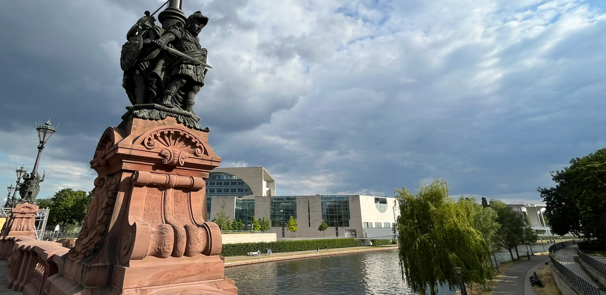 View of the chancellory from the Moltke Bridge