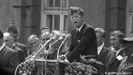  John F. Kennedys 1963 während seiner Rede in Berlin