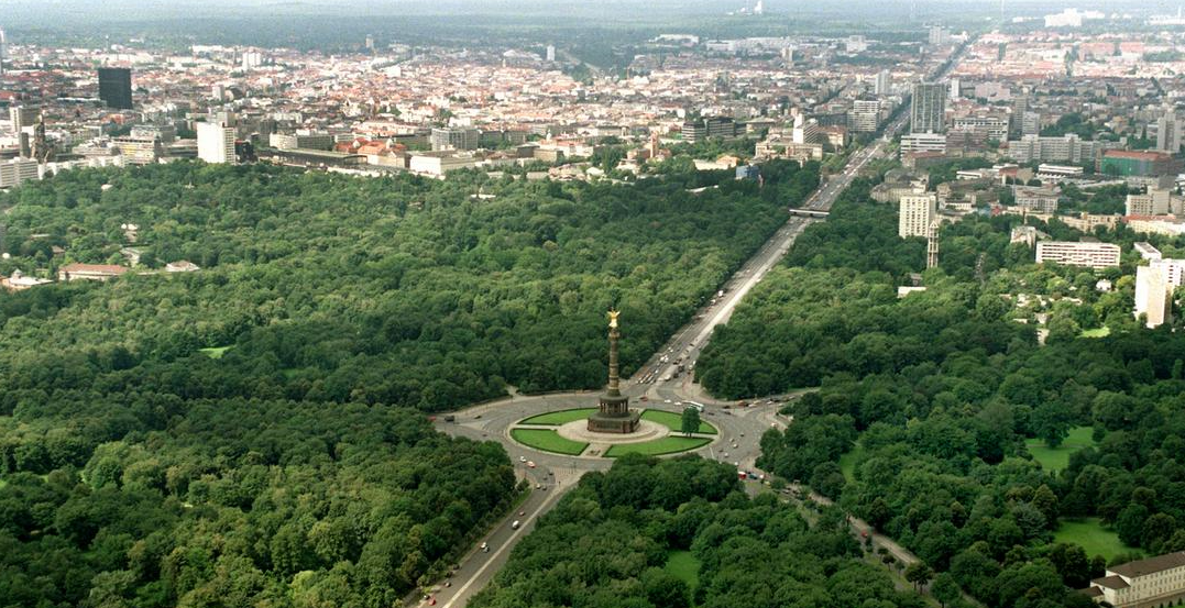 bird's eye view of the victory column